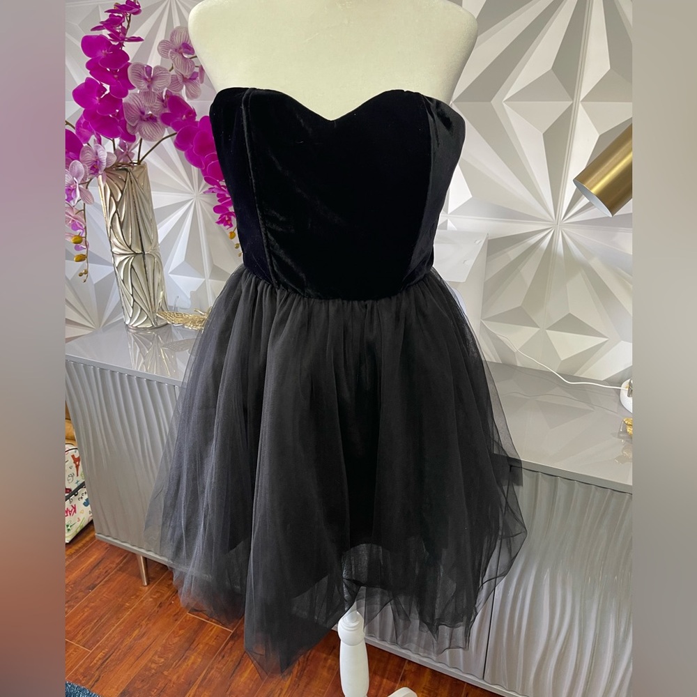 NWT Harper+Lemon Ladies Size Large Black Velvet Dress